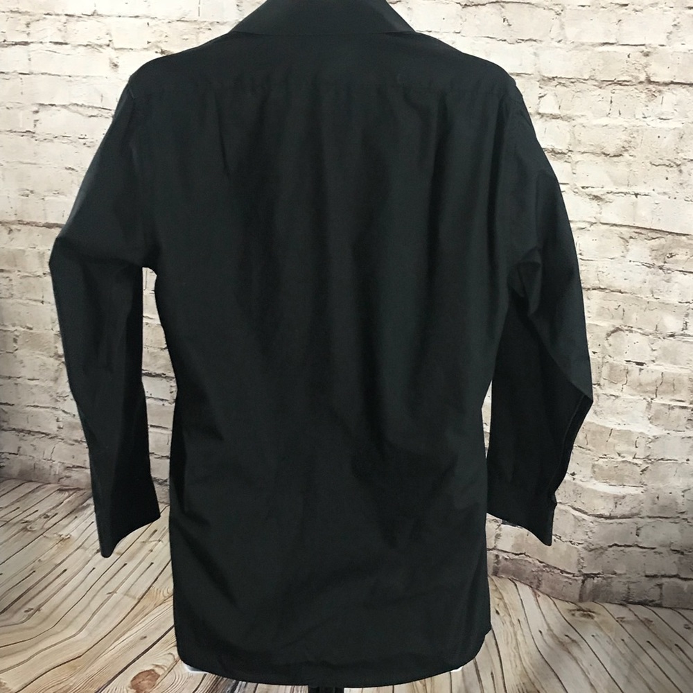 Van Heusen poplin, button-up dress shirt - Picture 2 of 3